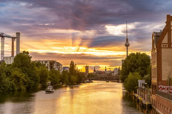 Una Hermosa Vista Ciudad Berlín Sobre Río Tower Atardecer — Foto de Stock