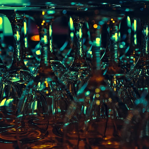 Крупним Планом Розставлені Барні Скляні Чашки Перевернуті Столі — стокове фото