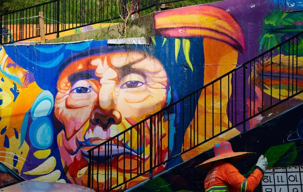 Τέχνη Του Δρόμου Medellin Colombia Στην Comuna Κατά Διάρκεια Πανδημίας — Φωτογραφία Αρχείου