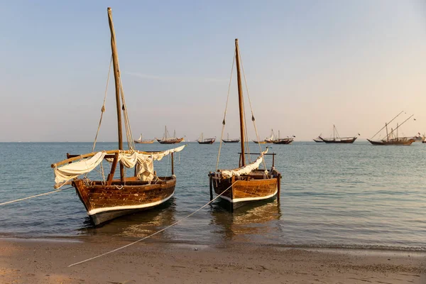 Beautiful Shot Traditional Sailboats Docked Seashore Doha Qatar — Stock Photo, Image