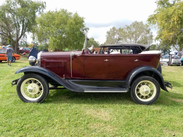 Old Red Maroon Ford Model 1932 Four Door Convertible Countryside — Stock Photo, Image