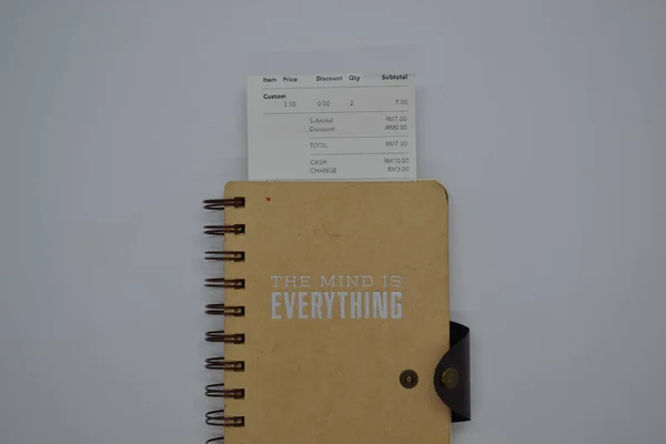 Bovenaanzicht Van Bruine Kleur Motivatie Offerte Notebook Gerecycleerd Papier Cirkel — Stockfoto