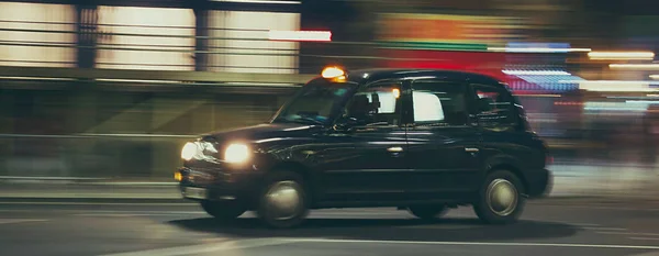 Bir Londra Taksisi Hareket Halinde Bulanık — Stok fotoğraf