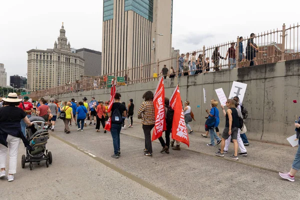 Μεγάλο Πλήθος Διαμαρτύρονται Για Όπλα Πόδια Από Cadman Plaza Στο — Φωτογραφία Αρχείου