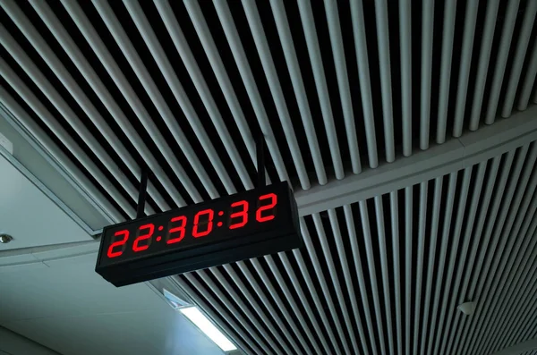 Low Angle Shot Digital Clock Hanging Ceiling — Stock Photo, Image