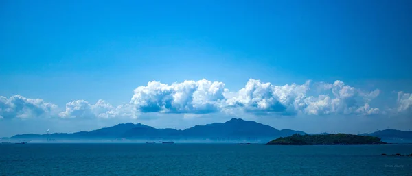 Una Vista Impresionante Del Cielo Azul Nublado Bahía Daya Que — Foto de Stock