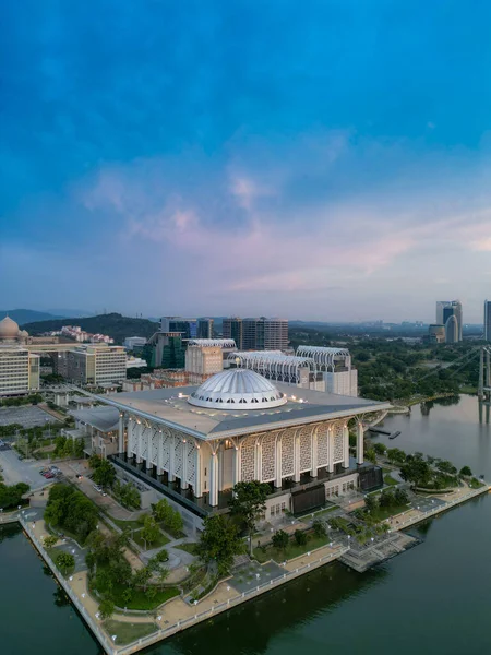 Masjid Tuanku Mizan Zainal Abidin Mosque Putrajaya Malaysia — Stock Photo, Image