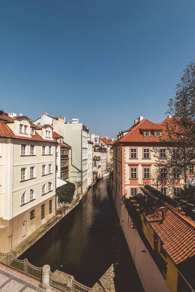 Vertical River Flowing Old Town Prague Sunny Day Czech Republic — Stock Photo, Image