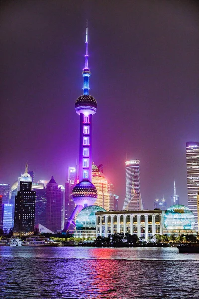 Hisnande Nattutsikt Över Upplysta Pearl Tower Shanghai Kina — Stockfoto
