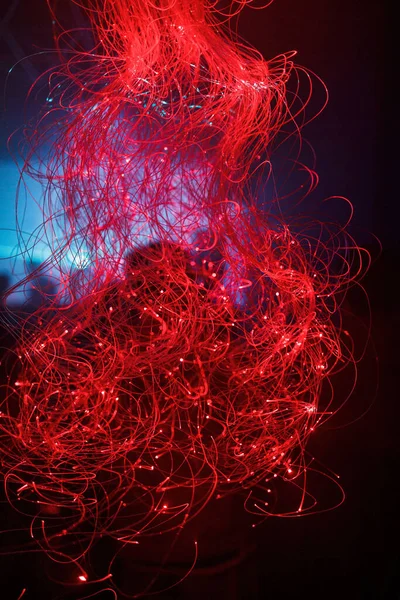 Красные Волоконно Оптические Кабели Свисают Крыши Шанхае — стоковое фото
