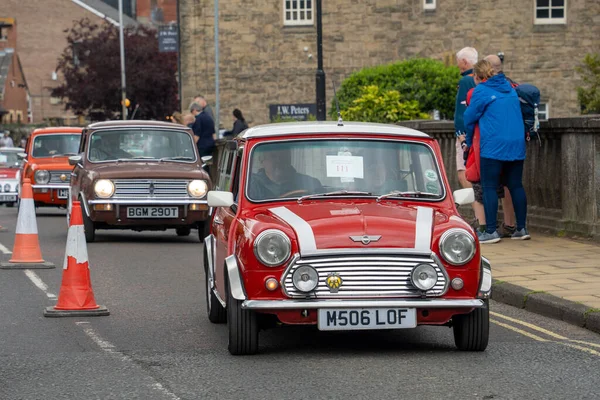 Czerwony Klasyk Mini Cooper Podczas Morpeth Fair Day Northumberland Wielka — Zdjęcie stockowe