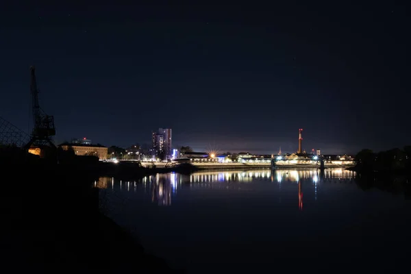 Une Silhouette Rivage Ville Illuminée Osijek Croatie — Photo