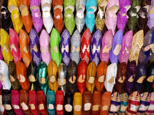 Primer Plano Los Coloridos Zapatos Marroquíes Orientales Bazar Marrakech — Foto de Stock