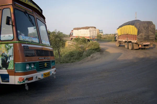 Indian Trucks Turning Curved Road Highway Hill Area — Stock Photo, Image