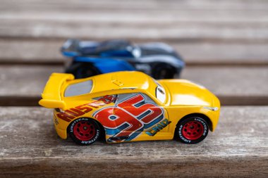 Mattel Cruz Ramirez 'in Disney Pixar Cars filmindeki oyuncak spor arabasının yakın çekimi..