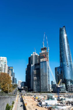 One Barangaroo (Taç Sydney) ve inşaat vinçleri, NSW, Avustralya