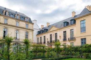 Paris, Marais 'deki tipik binalar, Fransız başkentinin merkezi.
