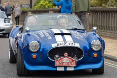 Morpeth Fair Day, Northumberland, İngiltere 'de klasik bir AC Shelby Cobra arabası.