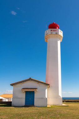 Fransa 'daki Yeu Adası, Corbeaux deniz feneri olan güzel bir manzara.