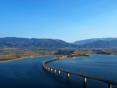 Servia kenti yakınlarındaki Aliakmonas Nehri 'nin yüksek köprüsü