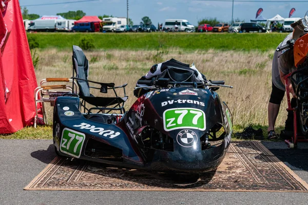 14 Mayıs 2022 'de motosiklet yarışları için eğitim aldım. XVIII. Slovacky Circle C.S.O 2022. Yarış tarihi yarış motosikletleri için de duyuruldu. Depo