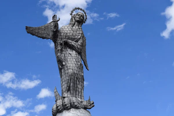 Hermoso Plano Escultura Virgen Del Panecillo Quito Ecuador — Foto de Stock