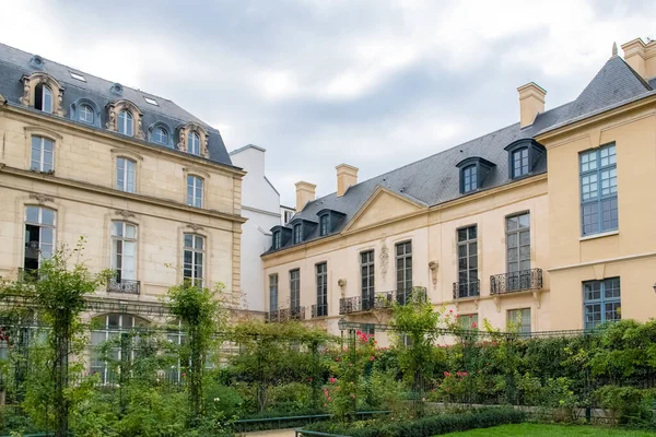 Paris, Marais 'deki tipik binalar, Fransız başkentinin merkezi.