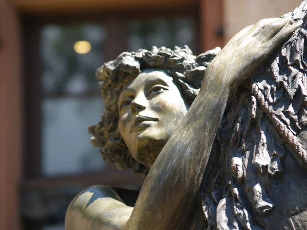 法国Riquewihr的La Dame Parc雕像特写 — 图库照片