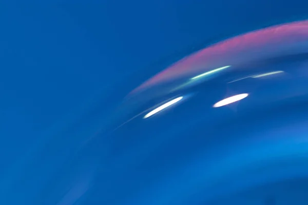 Luzes Vibrantes Refletidas Uma Bolha Azul Perfeito Para Papel Parede — Fotografia de Stock