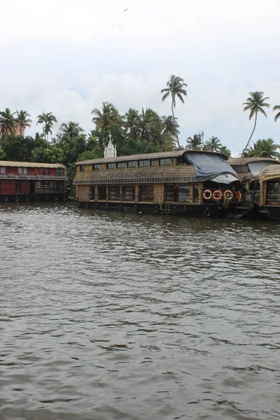 Disparo Vertical Las Casas Flotantes Superficie Del Agua Alappuzha India — Foto de Stock