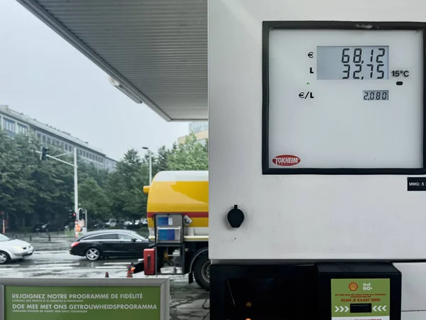 Shell Power Logo Sign Euro Prices Display Outdoors — Stock Photo, Image