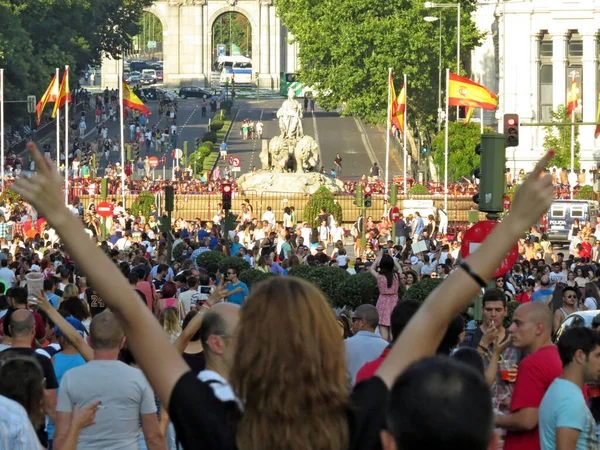 Uma Visão Das Pessoas Que Celebram Dia Orgulho Madrid Espanha — Fotografia de Stock