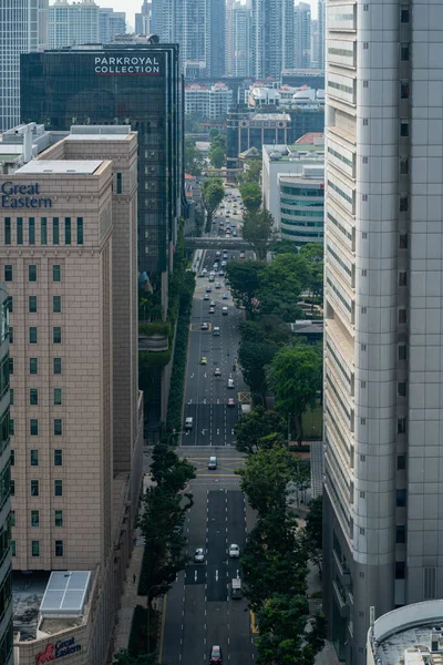 新加坡市中心商业区的汽车交通量 高角度垂直射击 — 图库照片