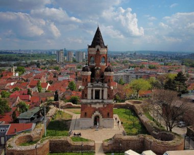 Sırbistan 'ın başkenti Belgrad' daki Gardos Kulesi 'nin (Milenyum Kulesi) insansız hava aracı görüntüleri