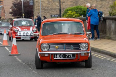 Kırmızı 1973 Leyland Mini Clubman GT Morpeth Fair Day, Northumberland, İngiltere