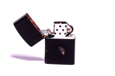 Beyaz Arkaplanda Klasik Zippo Biçimi Hafifletici