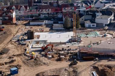 Peine, Lower Saxony, Almanya 'daki bir inşaat alanının havadan görüntüsü
