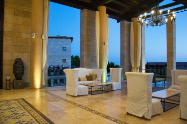 Yunanistan 'da tatiller, güzel tatil oteli Costa Navarino, Yunanistan' da lüks bir seyahat merkezi ve dünya kadar otantik deneyim sunuyor,