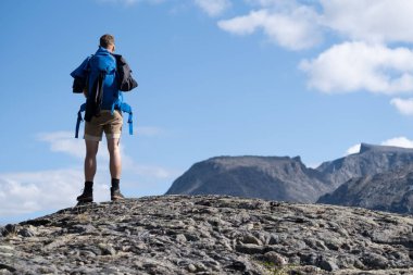 Norveç 'teki Besseggen ve Jotunheimen çevresindeki dağlar ve manzaralar