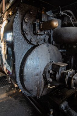 Lokomotif metalik detaylarının yakın plan çekimi