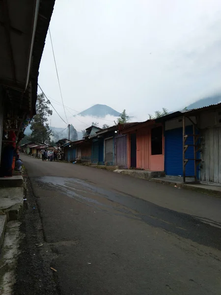 Vertical Shot Empty Asphalt Street Houses Gloomy Day Bogor Java — Stock Photo, Image