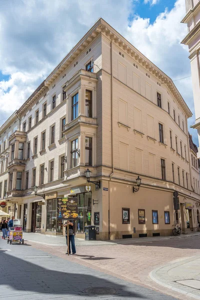 Vertical Shot People Walking Front Shops Traditional Buildings Torun Poland — Stock Photo, Image