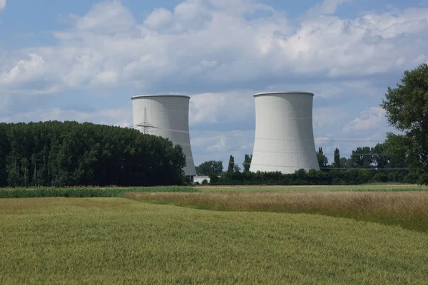 Kühltürme Von Block Des Atomkraftwerks Biblis Hessen Eingebettet Landwirtschaftliche Landschaft — Stockfoto