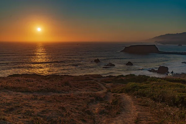 Una Vista Mozzafiato Sul Tramonto Dalla Spiaggia — Foto Stock