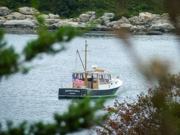 Ein Boot Vor Anker Mackerel Cove Beaver Tail Jamestown Rhode — Stockfoto
