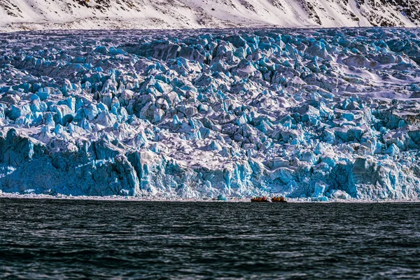 Zodiak Cruise Glacier Two Boats Showing Scale Svalbard Norge Arctic — Stockfoto