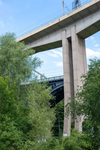 Uma Foto Vertical Byker Viaduct Carregando Tyne Wear Metro Sobre — Fotografia de Stock