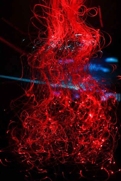 Красные Волоконно Оптические Кабели Свисают Крыши Шанхае — стоковое фото