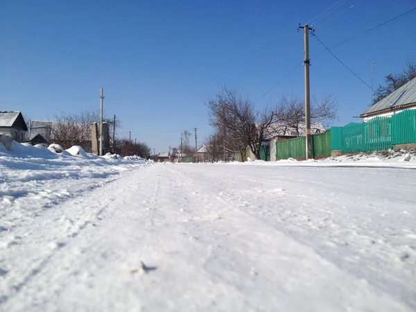 Зимняя Дорога Покрыта Сжатым Снегом — стоковое фото