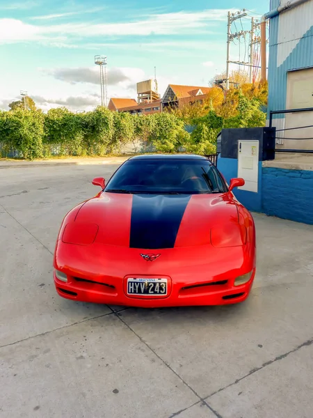 Παλιά Κόκκινο Και Μαύρο Άθλημα Chevrolet Corvette Κουπέ Δύο Πόρτες — Φωτογραφία Αρχείου